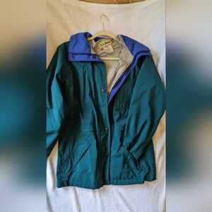 Vintage L.L. Bean forest green and blue rain jacket with removable hood